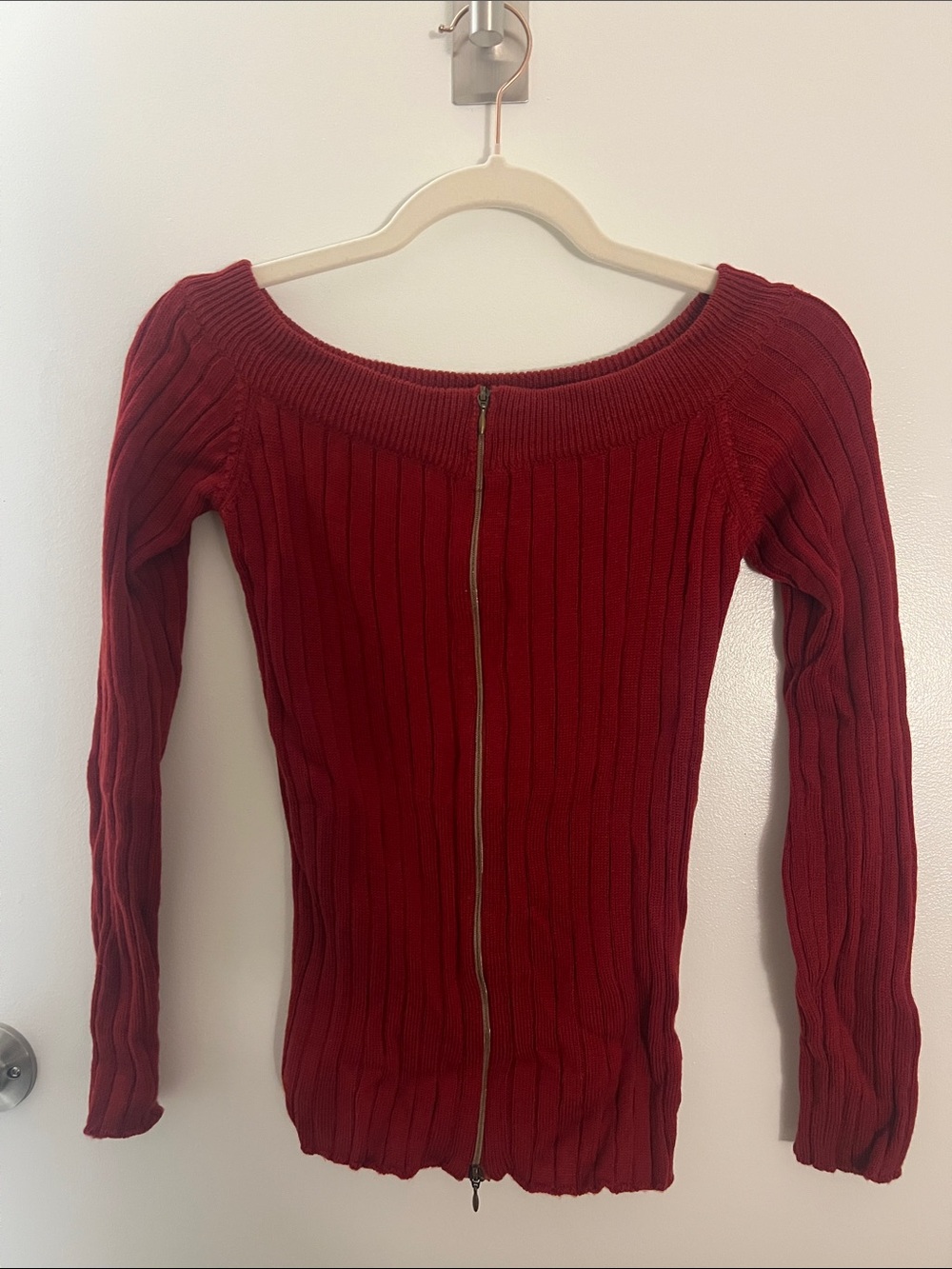 ROMEO GIGLI Ribbed Off-Shoulder Zip-Front Sweater - Red XS